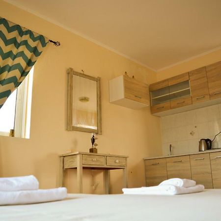 Tommy'S Rooms Haráki Kültér fotó